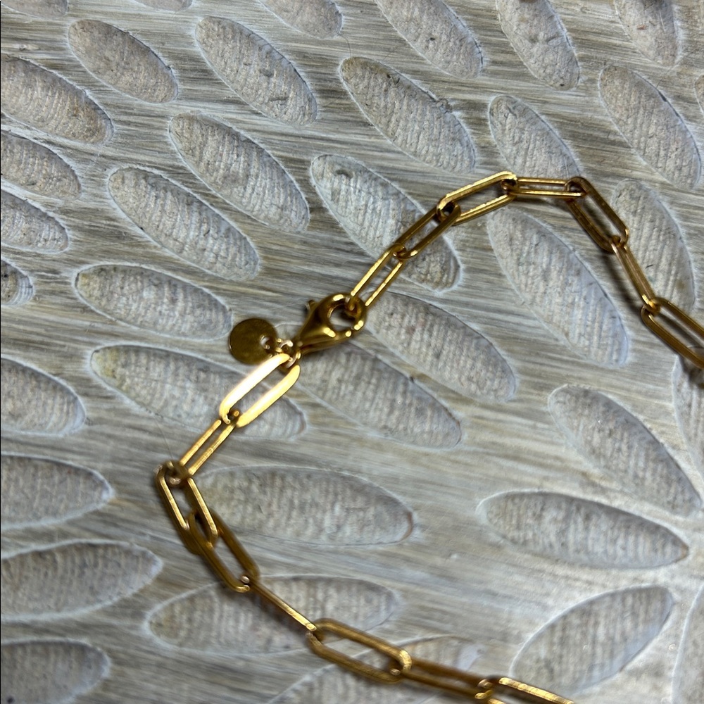 Oak & Luna Renee Link Chain Name Necklace in Gold Vermeil - Picture 3 of 3